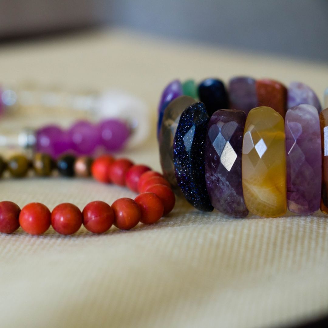 Comment recharger un bracelet de pierre