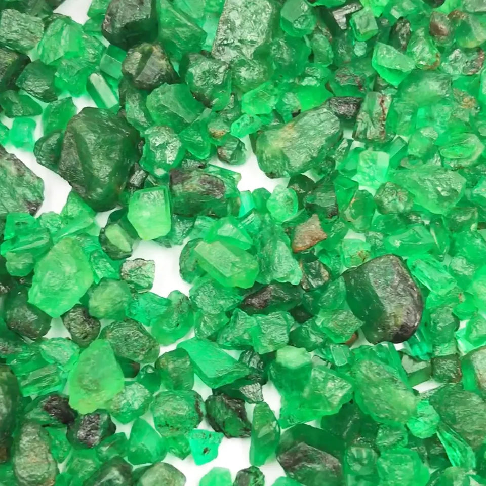 Émeraude naturelle verte