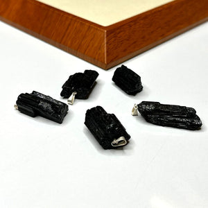 Pendentif pierre brute
