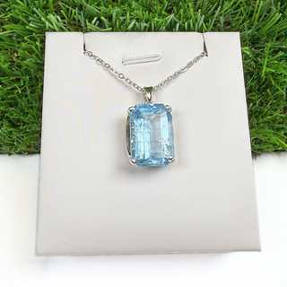Pendentifs en argent avec pierres naturelles