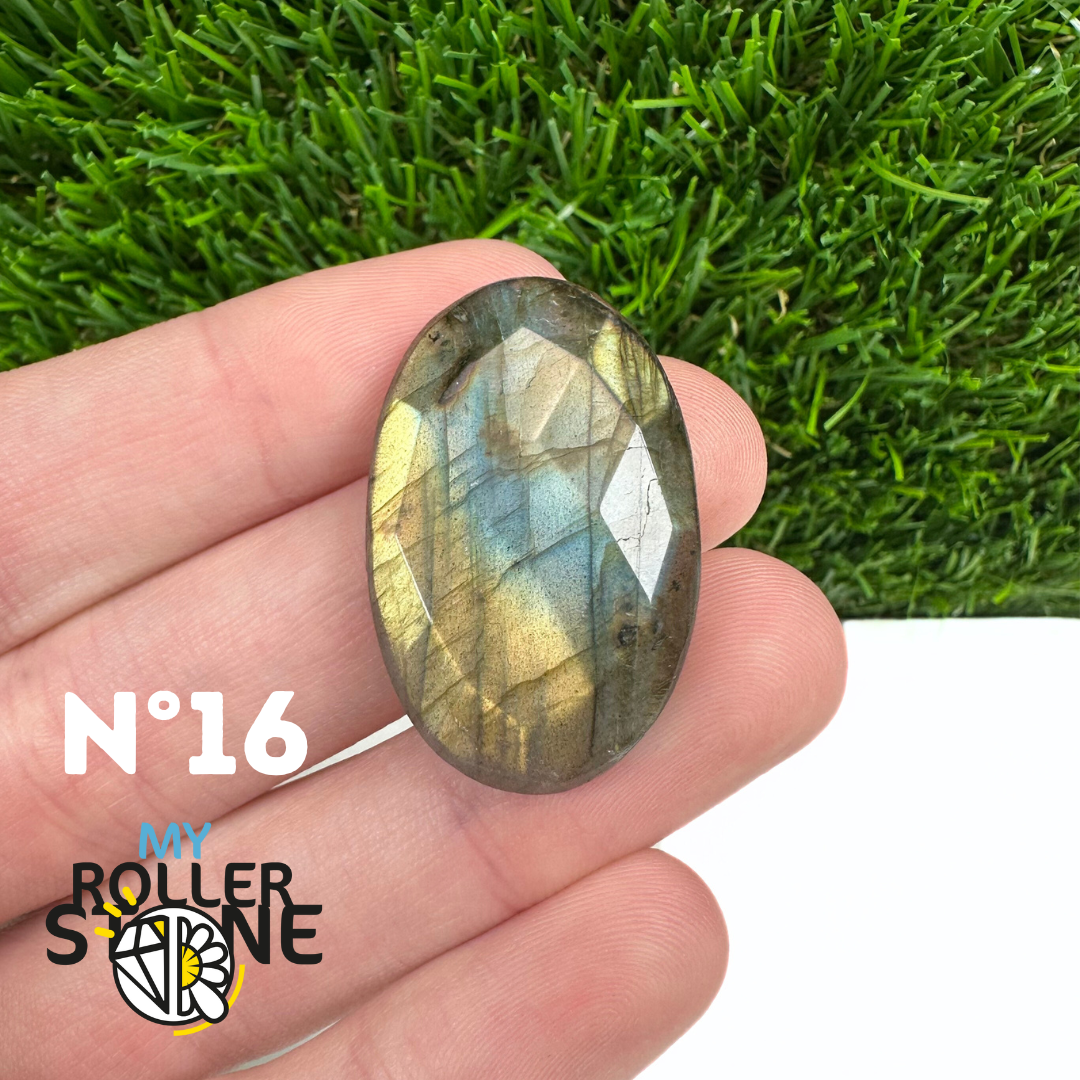 Cabochon Labradorite forme Libre Facettée 5A