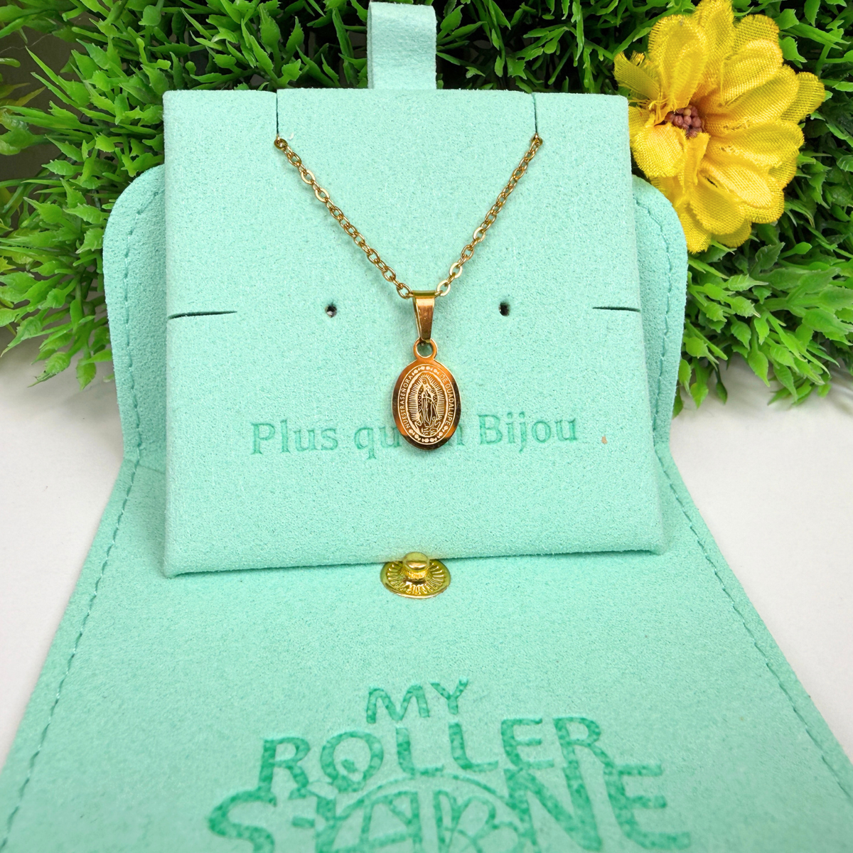 Pendentif Médaille Notre-Dame de Guadalupe – Acier Inoxydable Doré