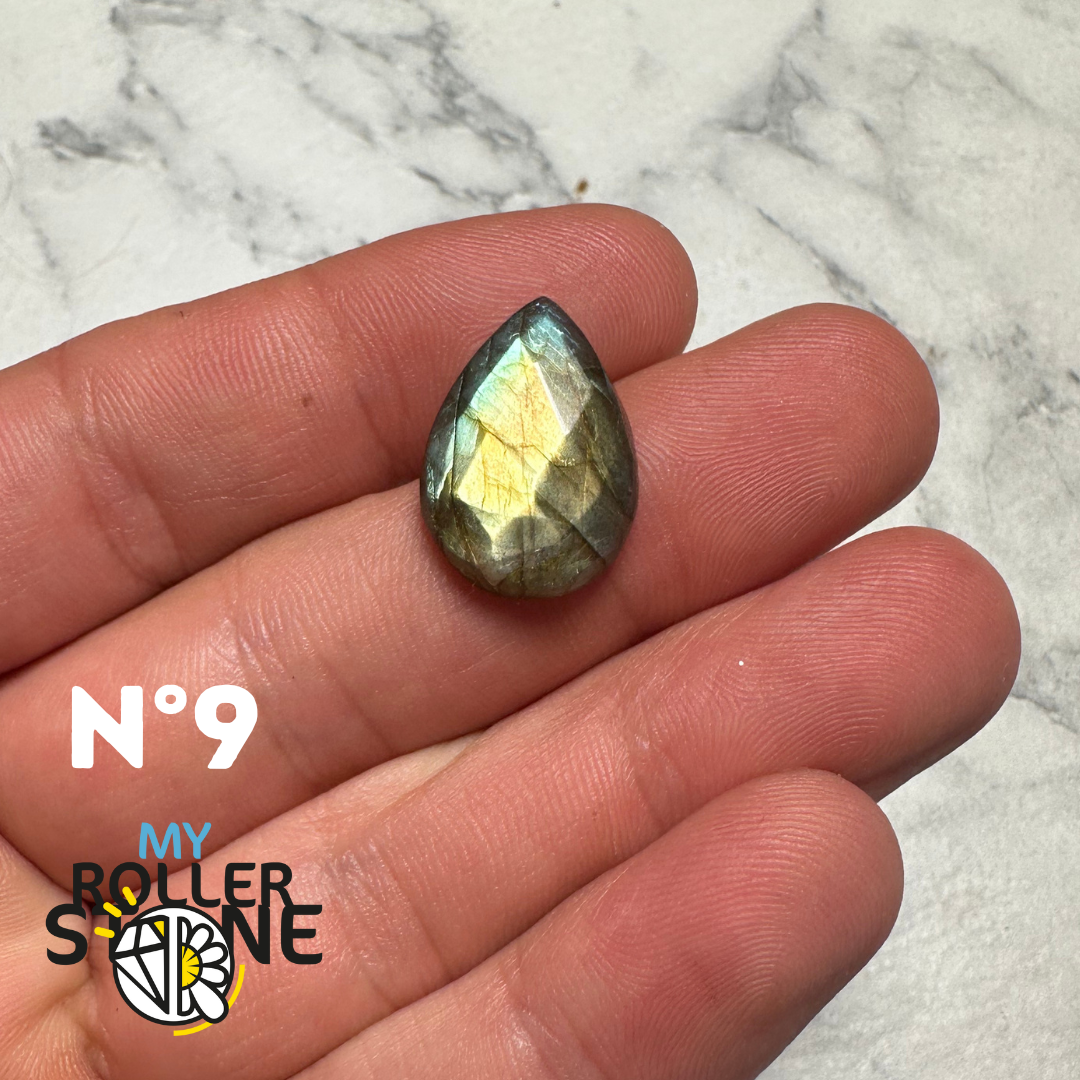 Cabochon Labradorite forme Libre Facettée