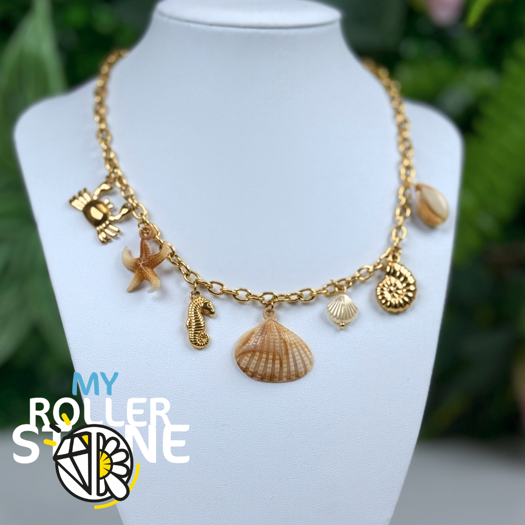 Collier plastron avec pendentifs en acier inoxydable et coquillage