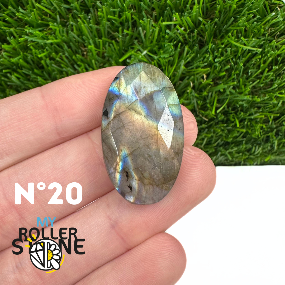 Cabochon Labradorite forme Libre Facettée 5A