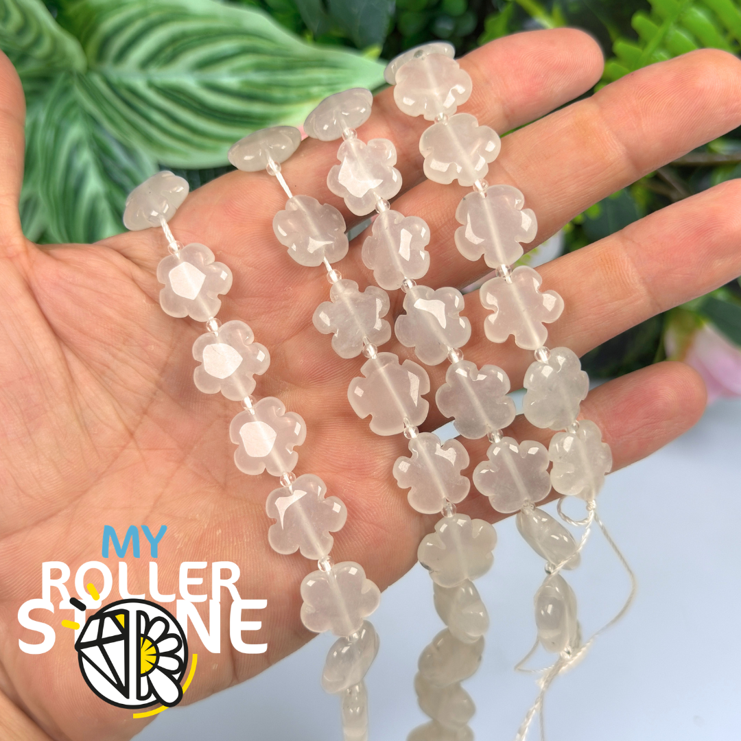 Perle fleur en Jade Blanc