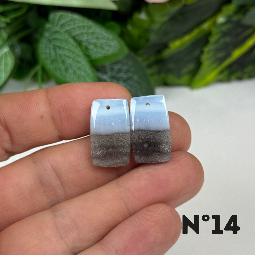 Paire de Cabochons percé en Opale bleue pour Boucles d'oreilles