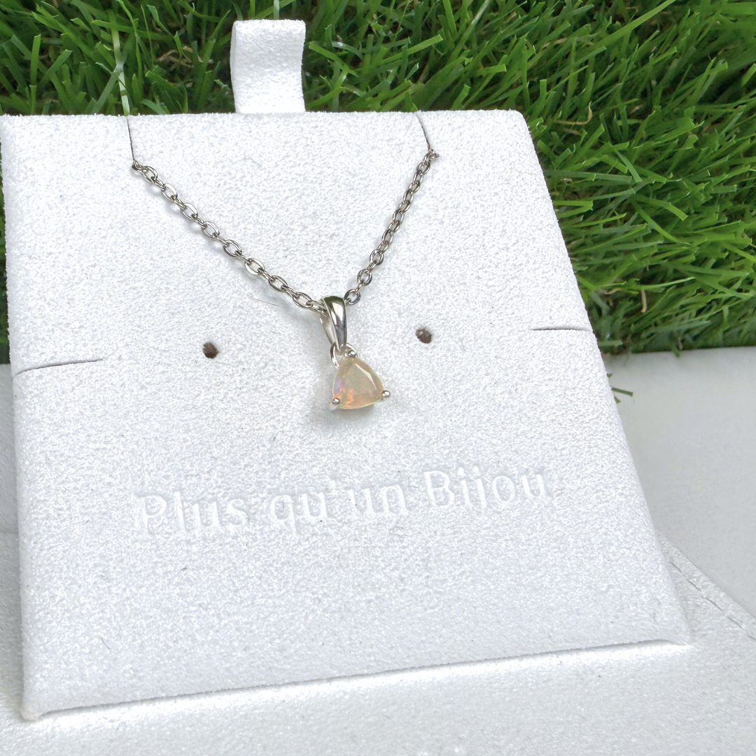 Pendentif Solitaire Opale Éthiopienne Trillon