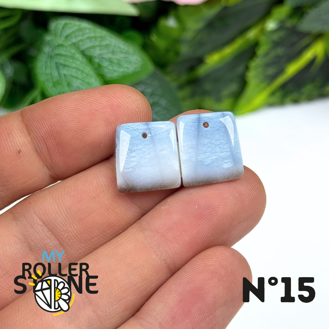 Paire de Cabochons percé en Opale bleue pour Boucles d'oreilles