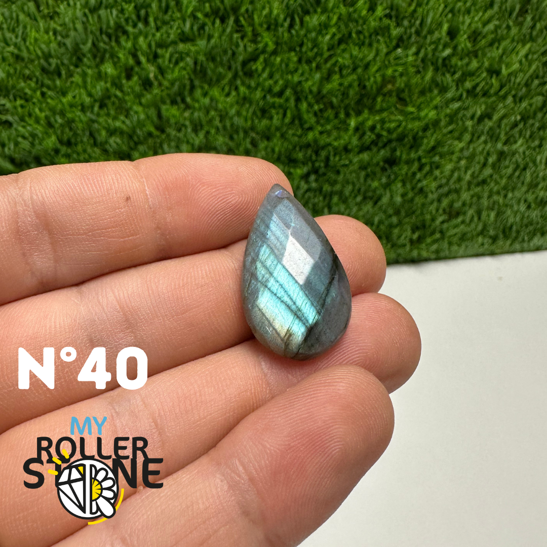 Cabochon Labradorite forme Libre Facettée