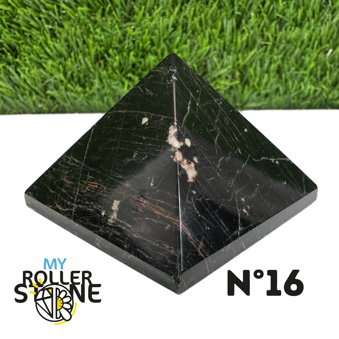 Pyramide en Tourmaline noire du Brésil