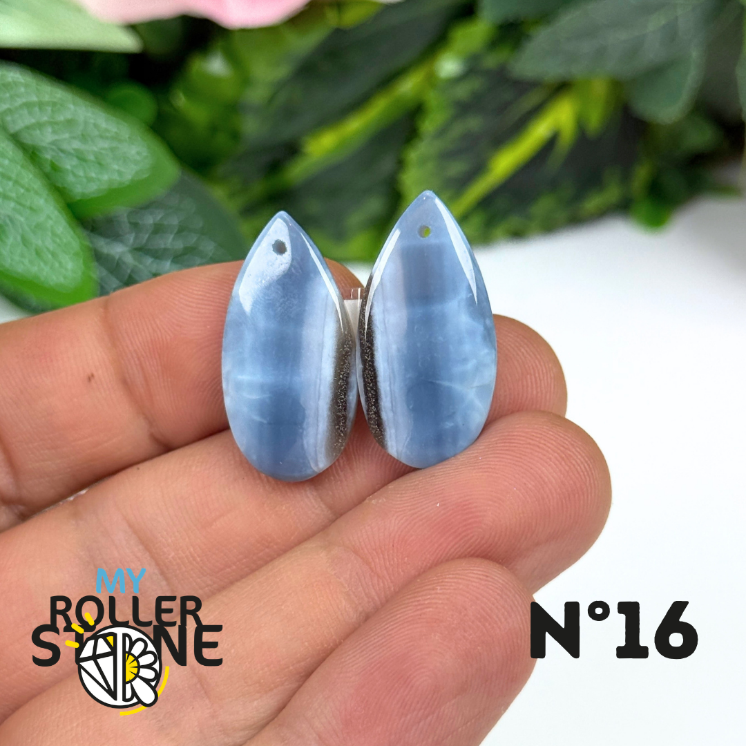 Paire de Cabochons percé en Opale bleue pour Boucles d'oreilles