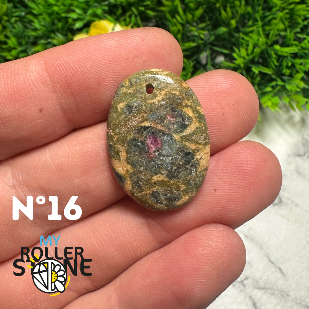 Pendentif Ruby fushiste forme Libre