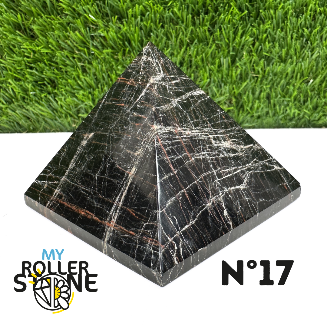 Pyramide en Tourmaline noire du Brésil