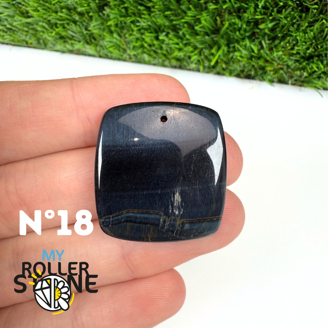 Pendentif Oeil de Faucon Percé 5A