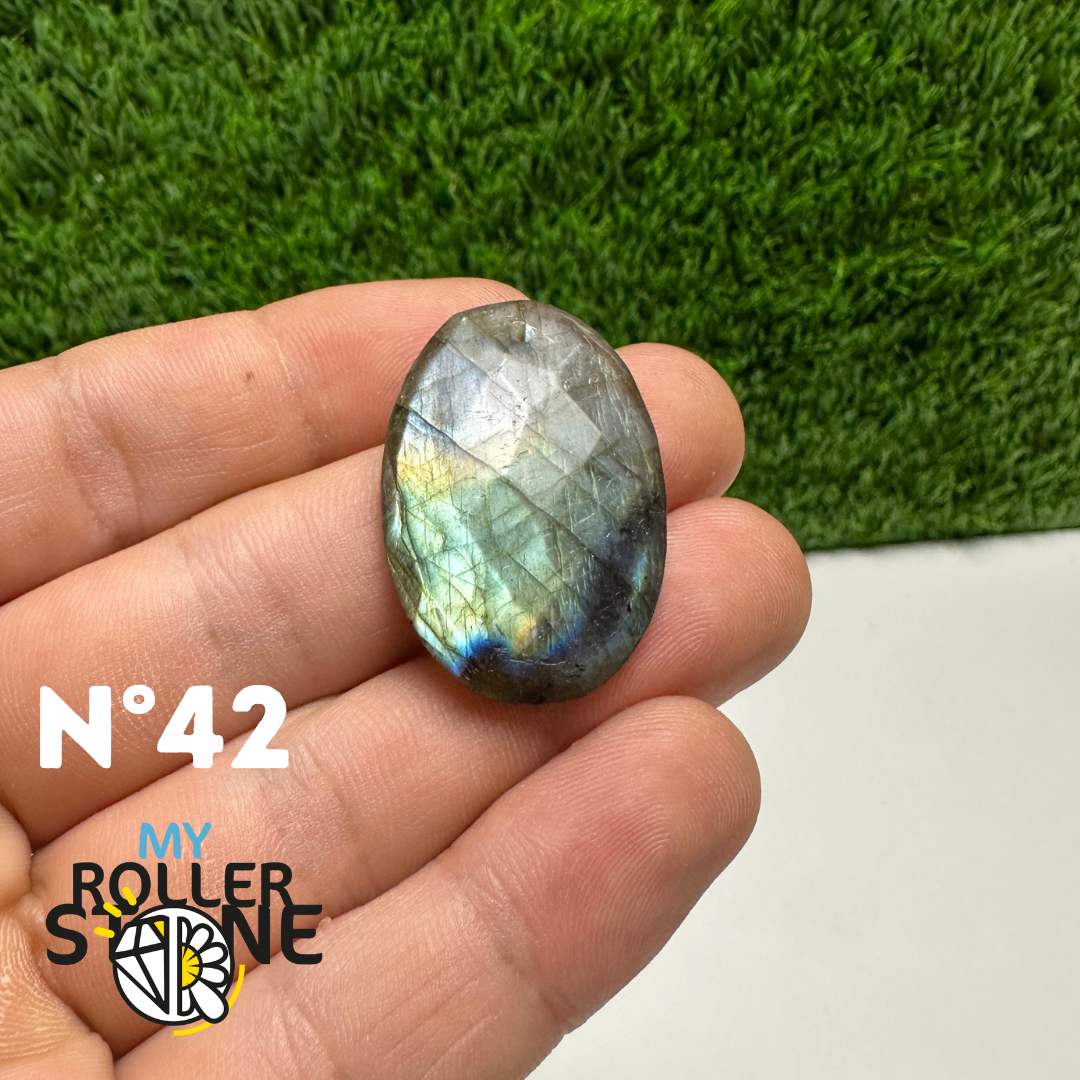 Cabochon Labradorite forme Libre Facettée