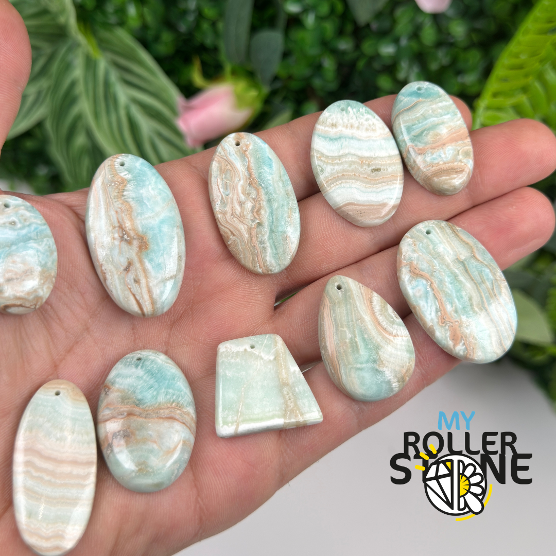 Pendentif Percé en Calcite Bleue des Caraïbes 5A