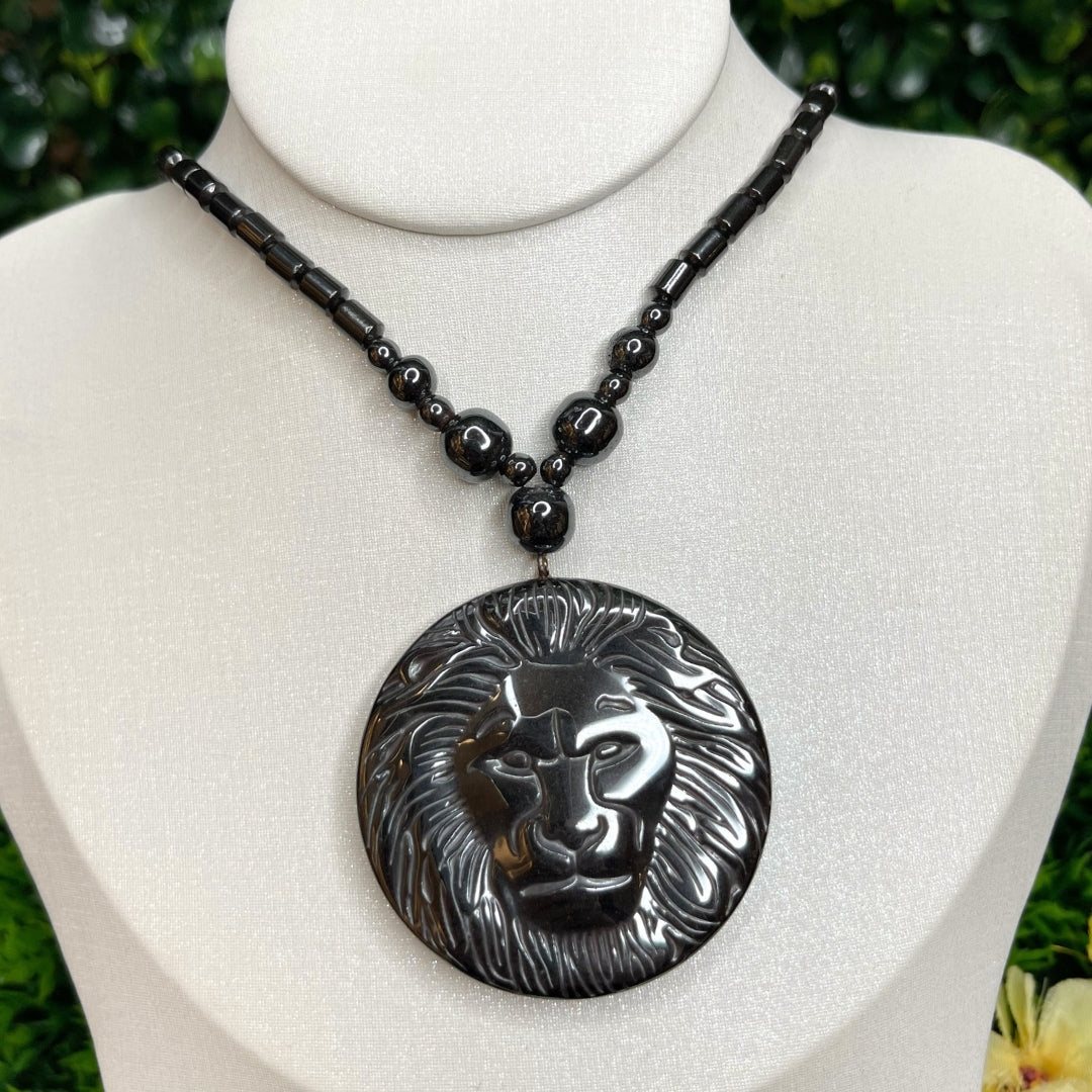 Collier en Hématite Tête de Lion