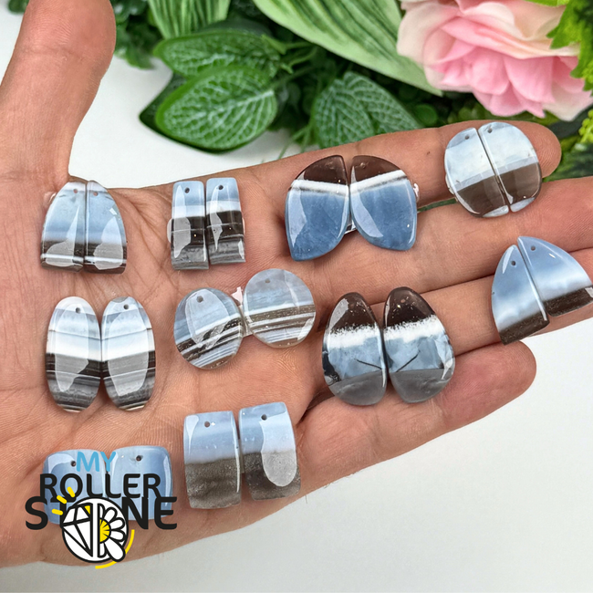 Paire de Cabochons percé en Opale bleue pour Boucles d'oreilles