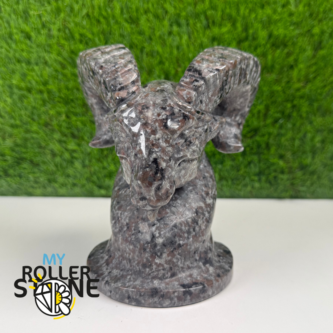 Sculpture en Yooperlite en forme de Bouc
