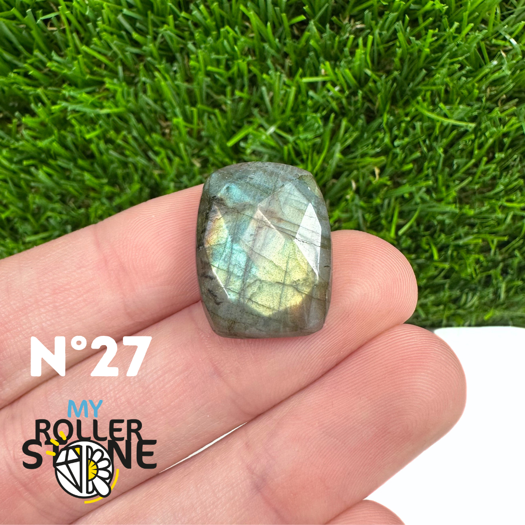 Cabochon Labradorite forme Libre Facettée 5A