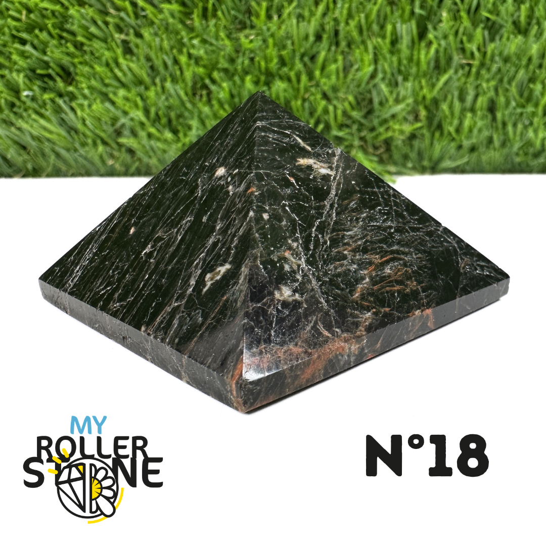 Pyramide en Tourmaline noire du Brésil