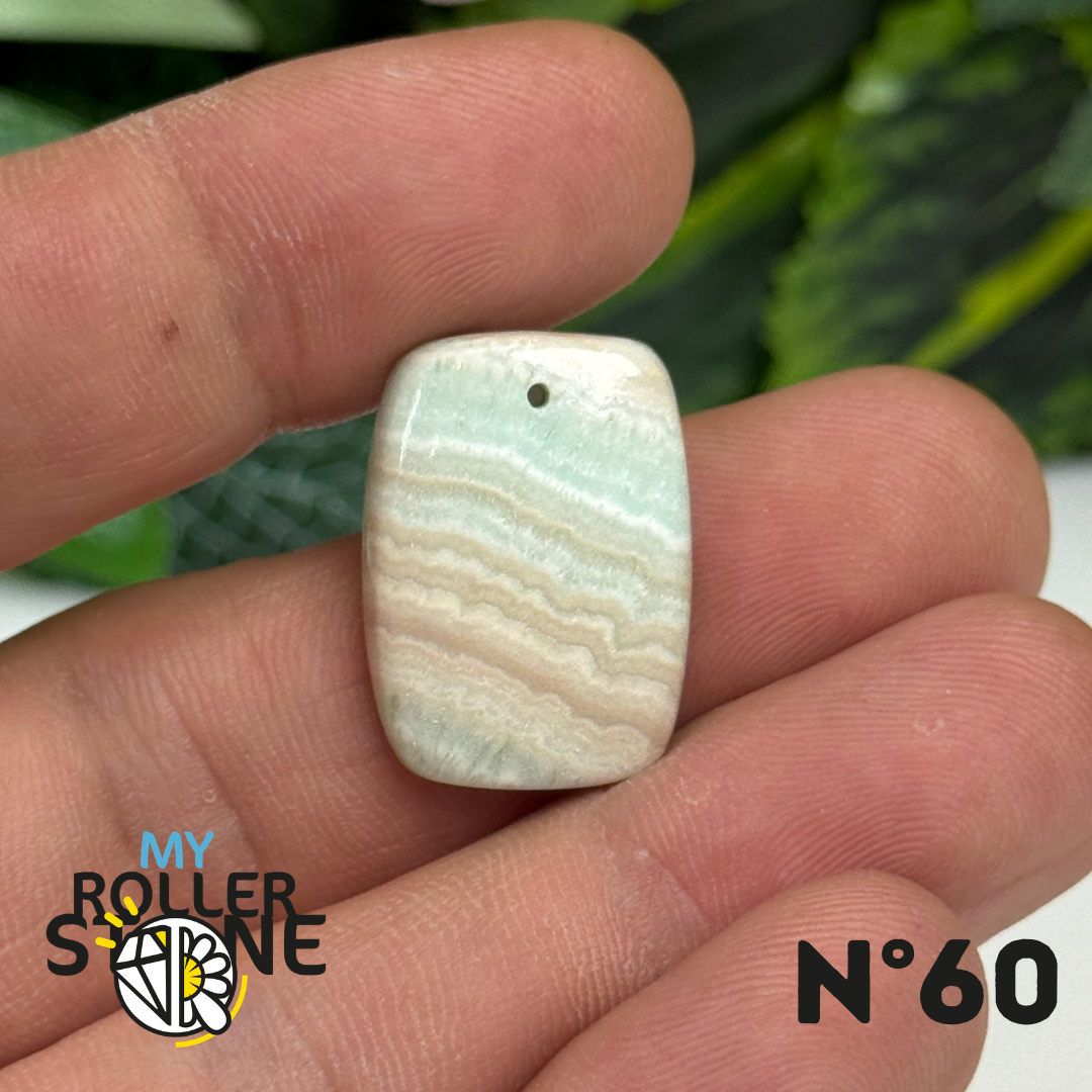 Pendentif Percé en Calcite Bleue des Caraïbes 5A