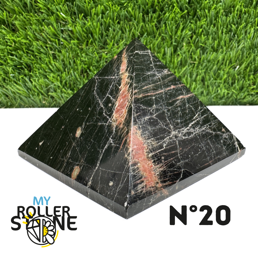 Pyramide en Tourmaline noire du Brésil