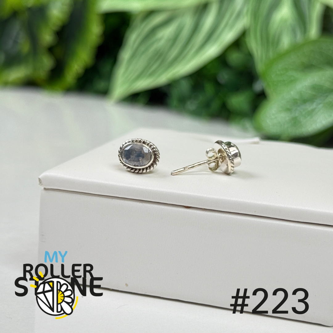 Puces d’oreilles argent pierre de lune facettée #S223
