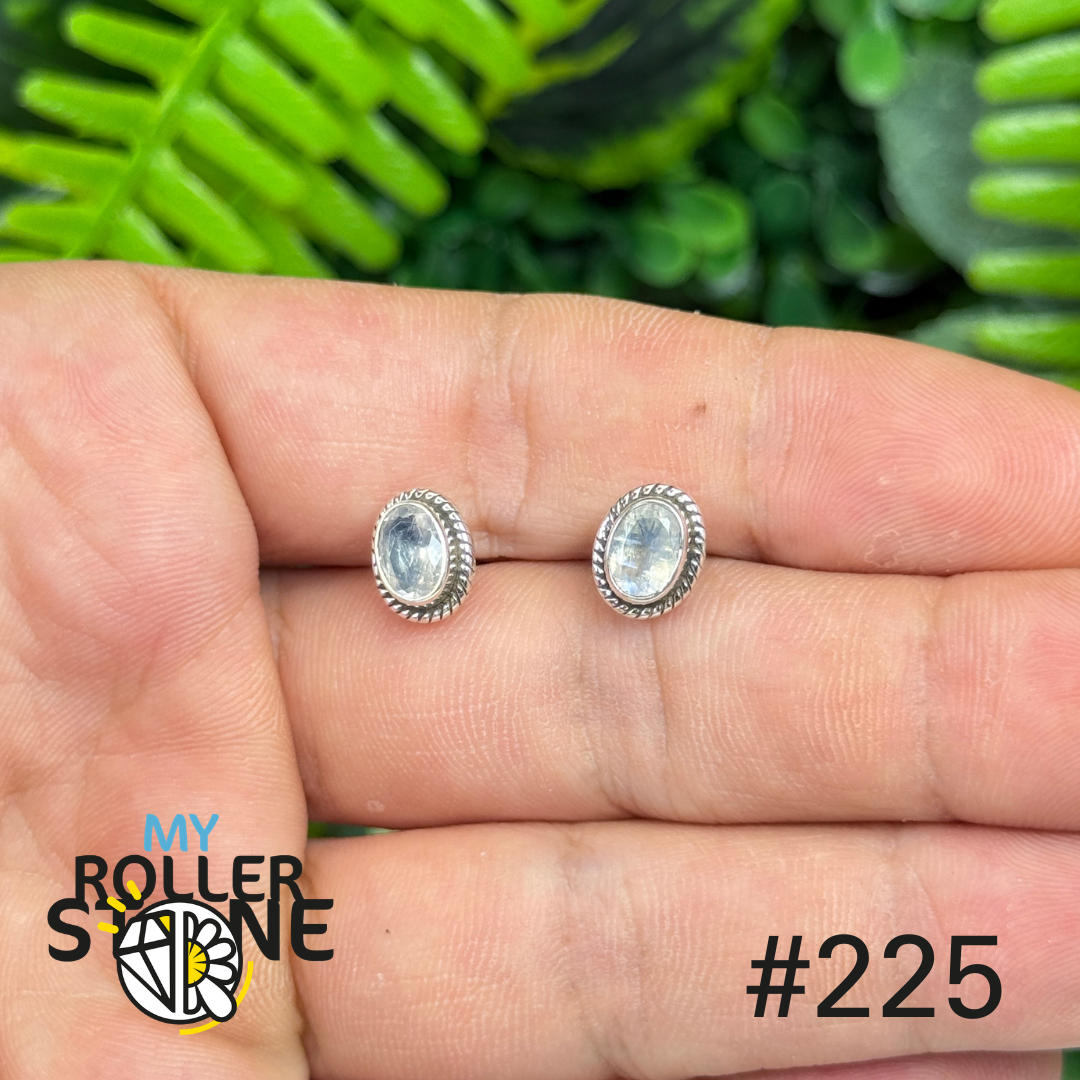 Puces d’oreilles argent pierre de lune facettée #S225