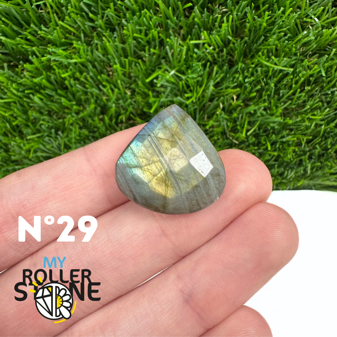 Cabochon Labradorite forme Libre Facettée 5A