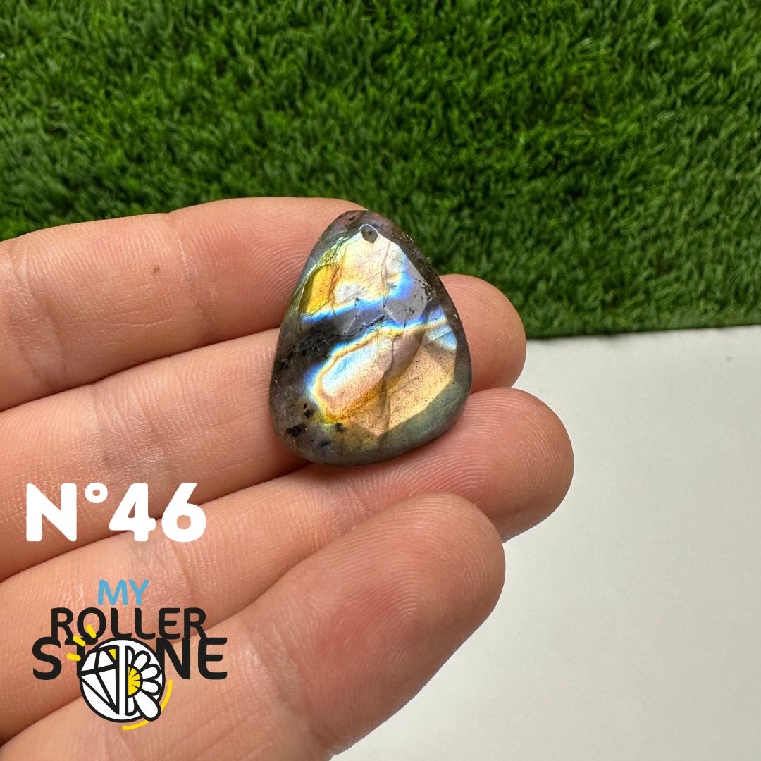 Cabochon Labradorite forme Libre Facettée