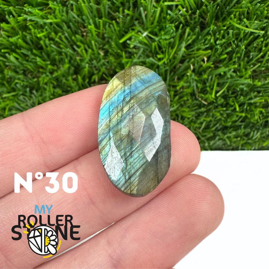 Cabochon Labradorite forme Libre Facettée 5A