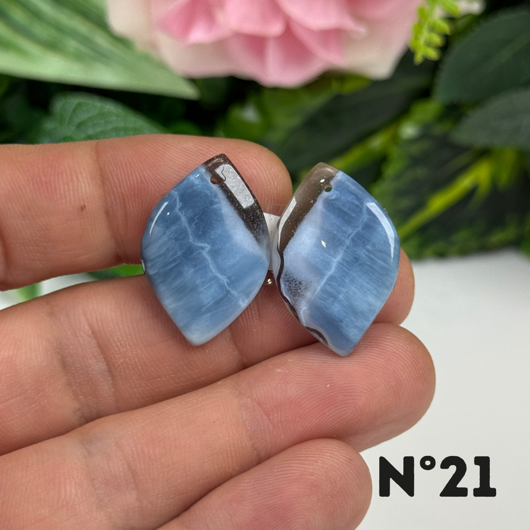 Paire de Cabochons percé en Opale bleue pour Boucles d'oreilles