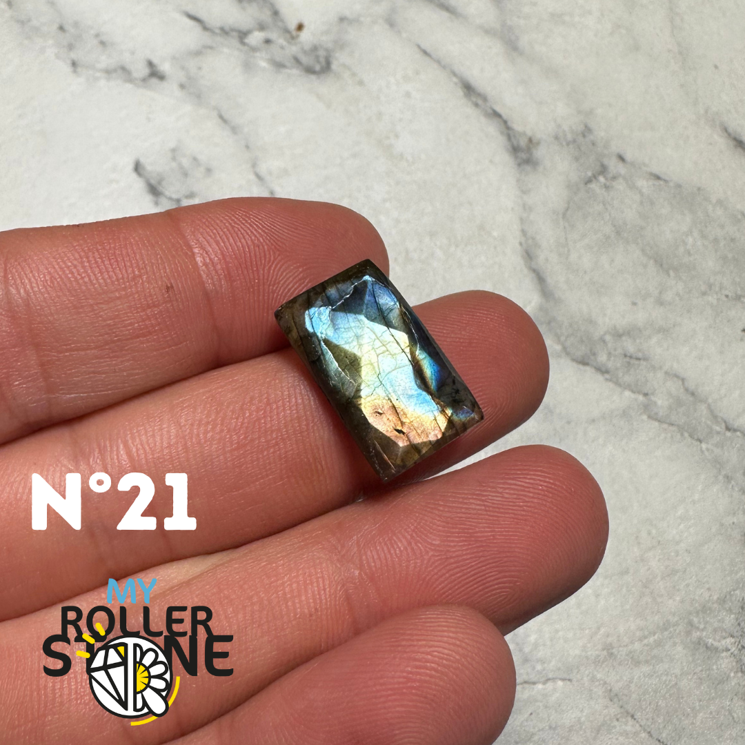 Cabochon Labradorite forme Libre Facettée