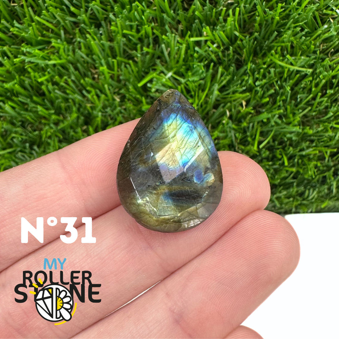 Cabochon Labradorite forme Libre Facettée 5A