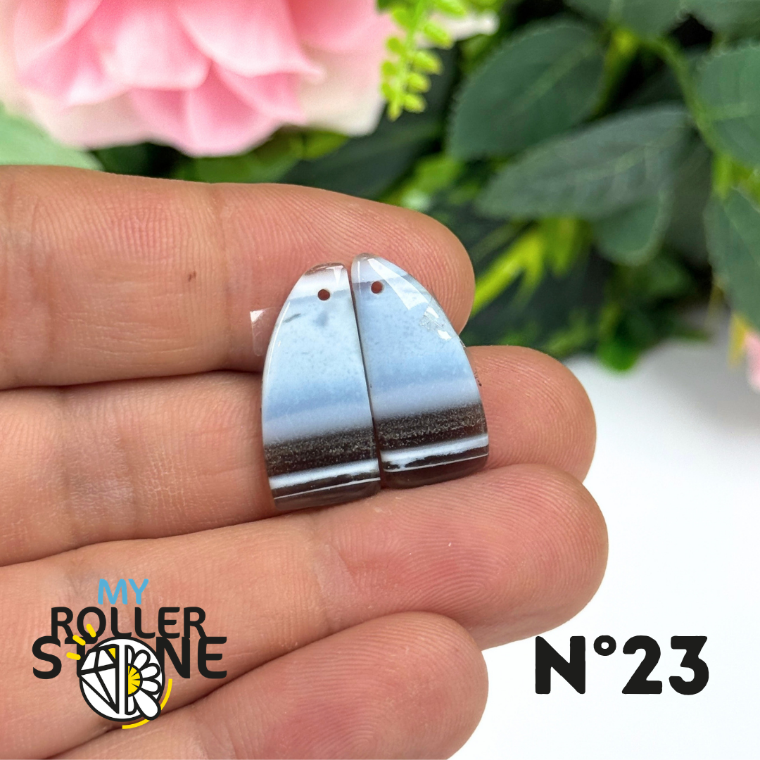 Paire de Cabochons percé en Opale bleue pour Boucles d'oreilles