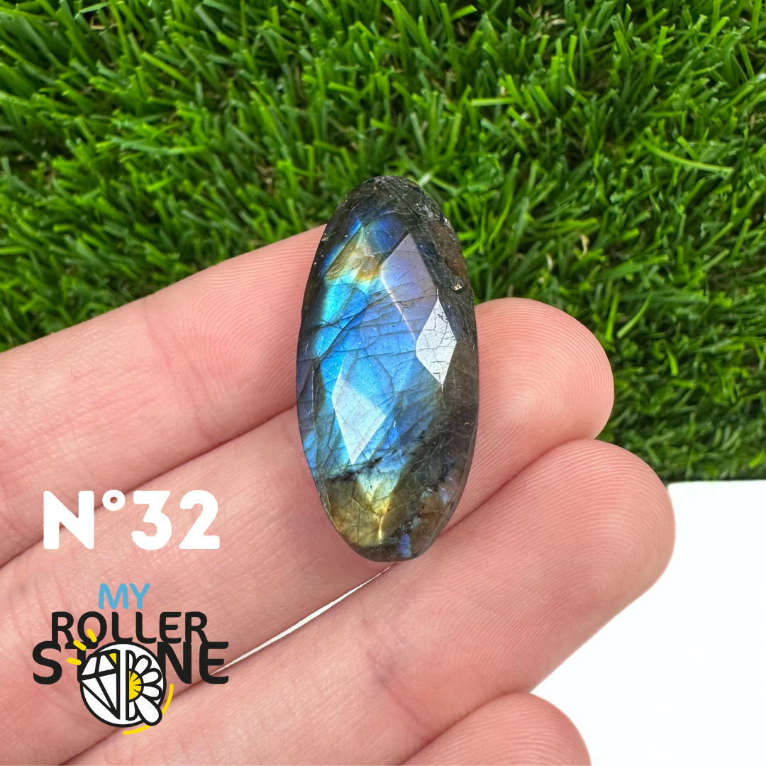 Cabochon Labradorite forme Libre Facettée 5A