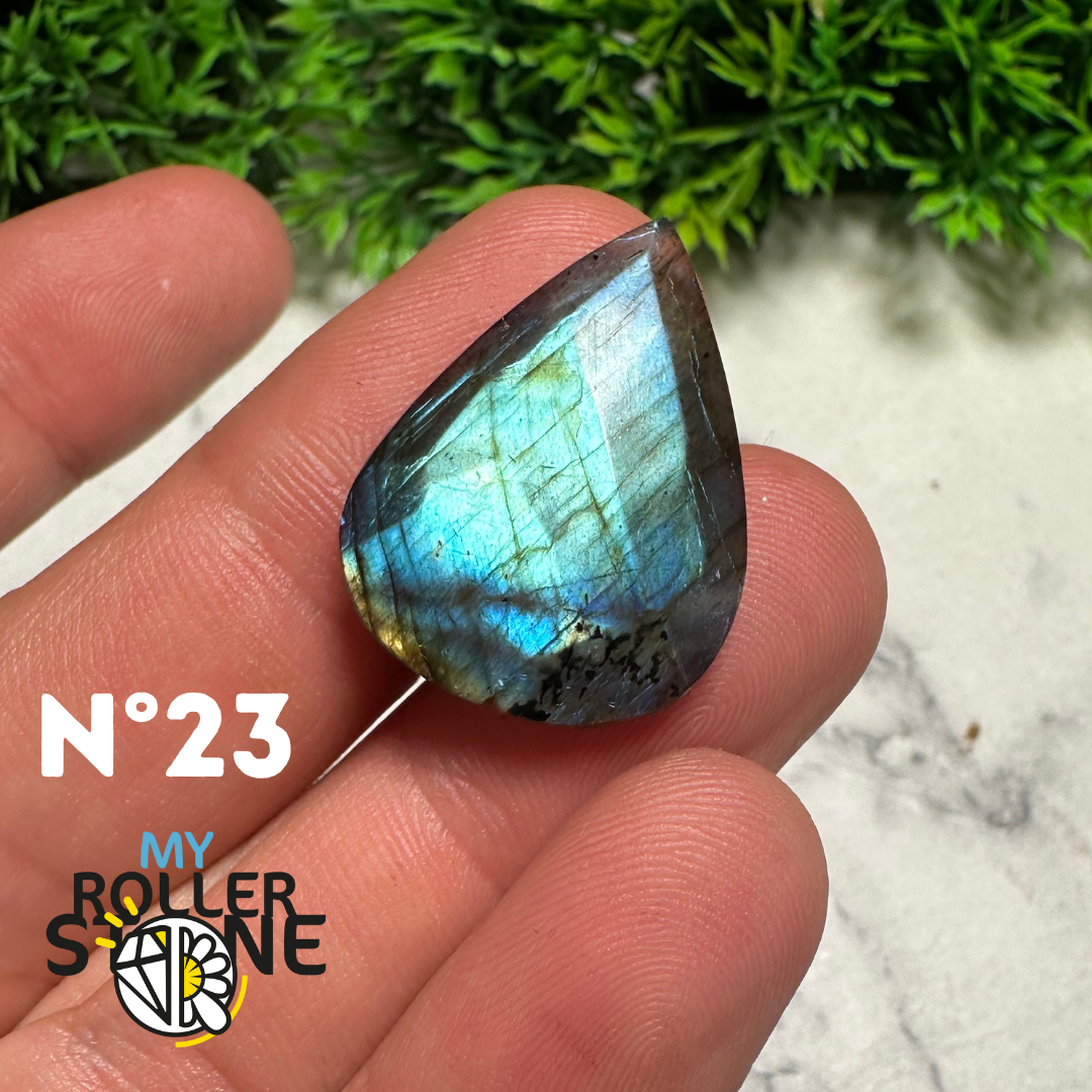 Cabochon Labradorite forme Libre Facettée
