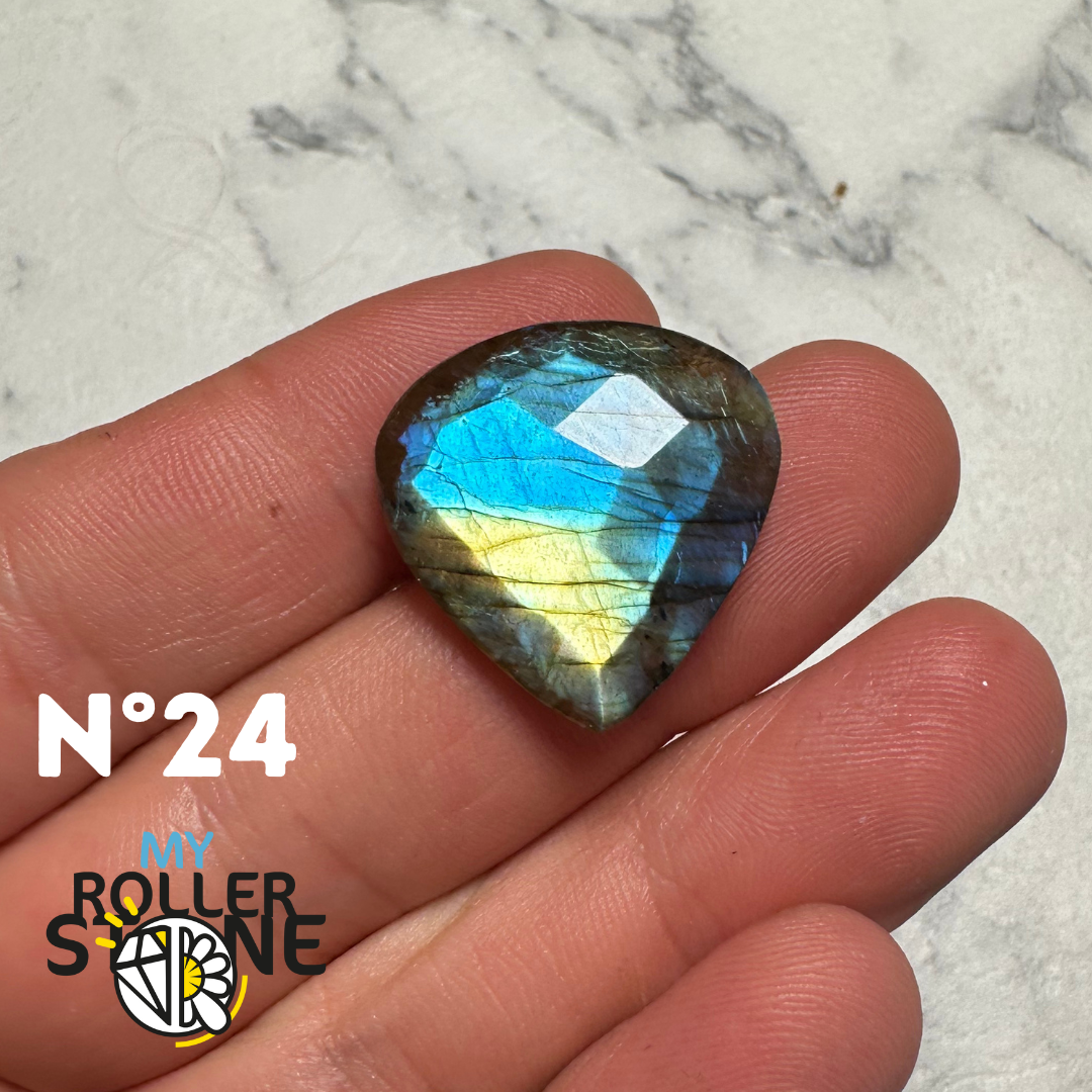 Cabochon Labradorite forme Libre Facettée