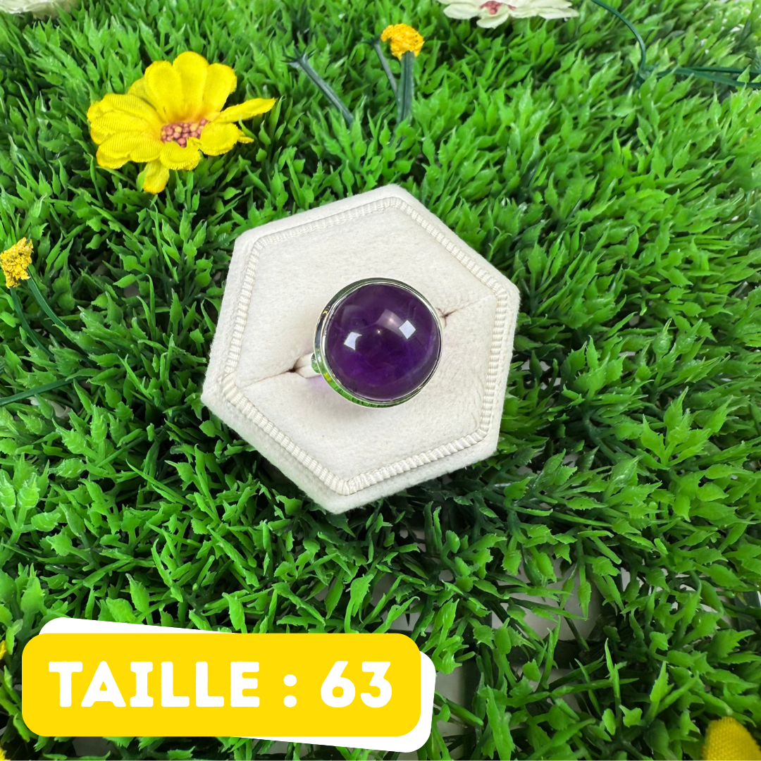 Bague Argent 925/1000 sertie de cinq Améthystes taille ovale Bague Argent 925/1000 sertie de cinq Améthystes taille ovale