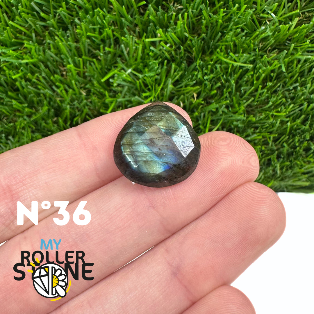 Cabochon Labradorite forme Libre Facettée 5A