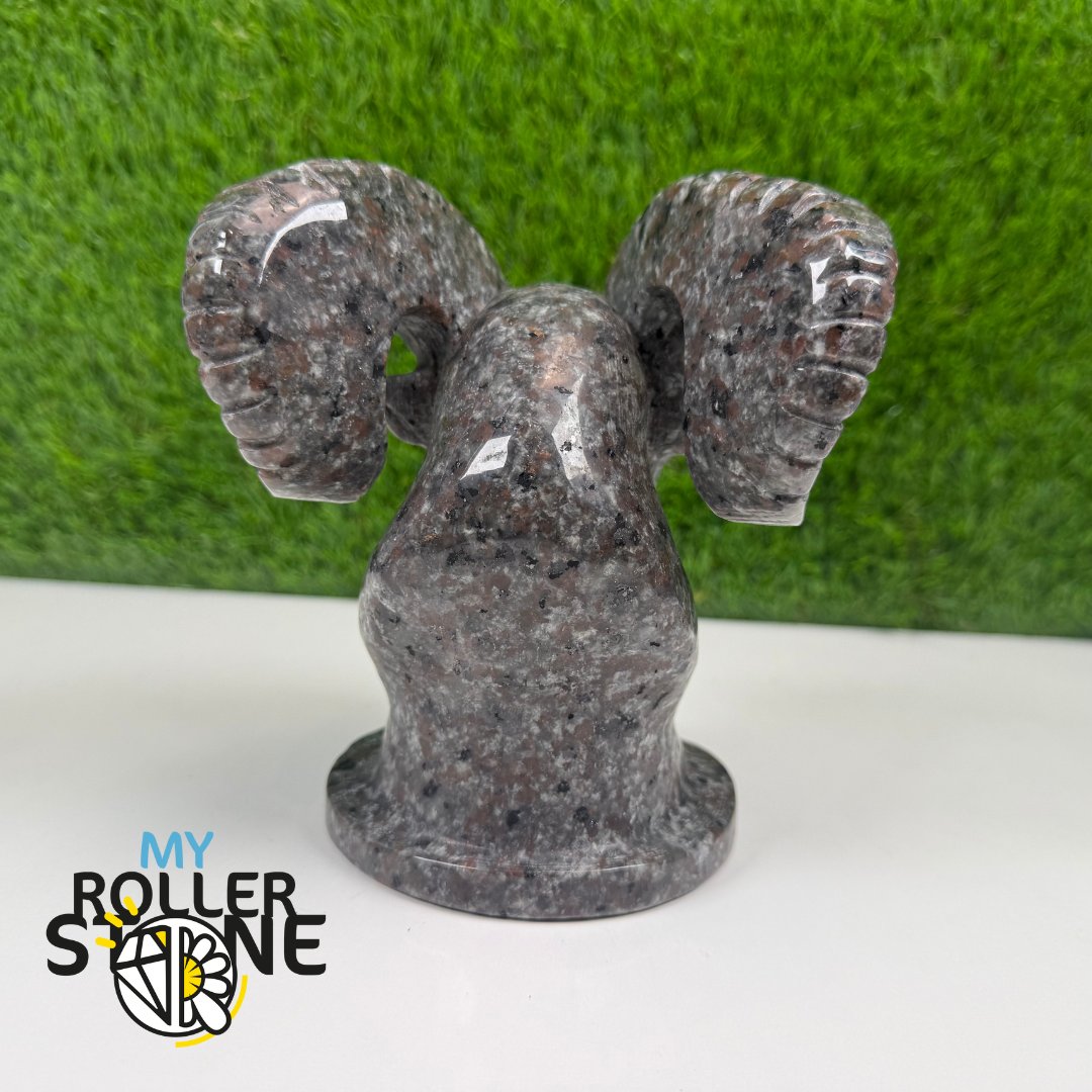 Sculpture en Yooperlite en forme de Bouc