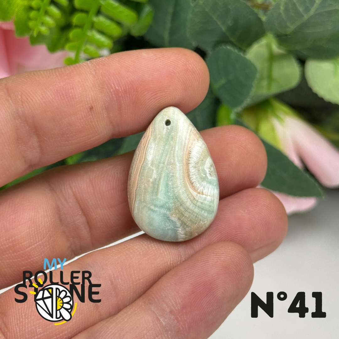 Pendentif Percé en Calcite Bleue des Caraïbes 5A