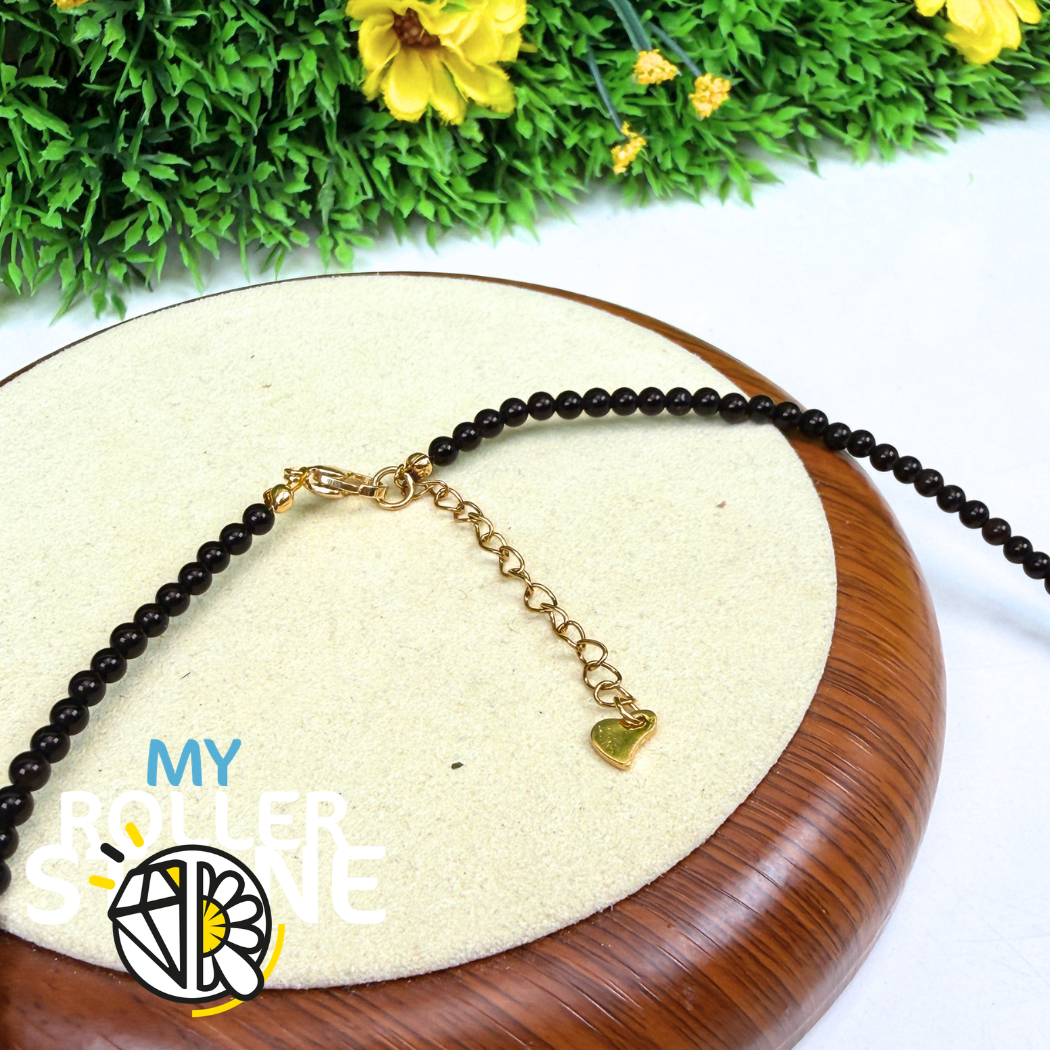 Collier Onyx 4MM fermoir Acier doré
