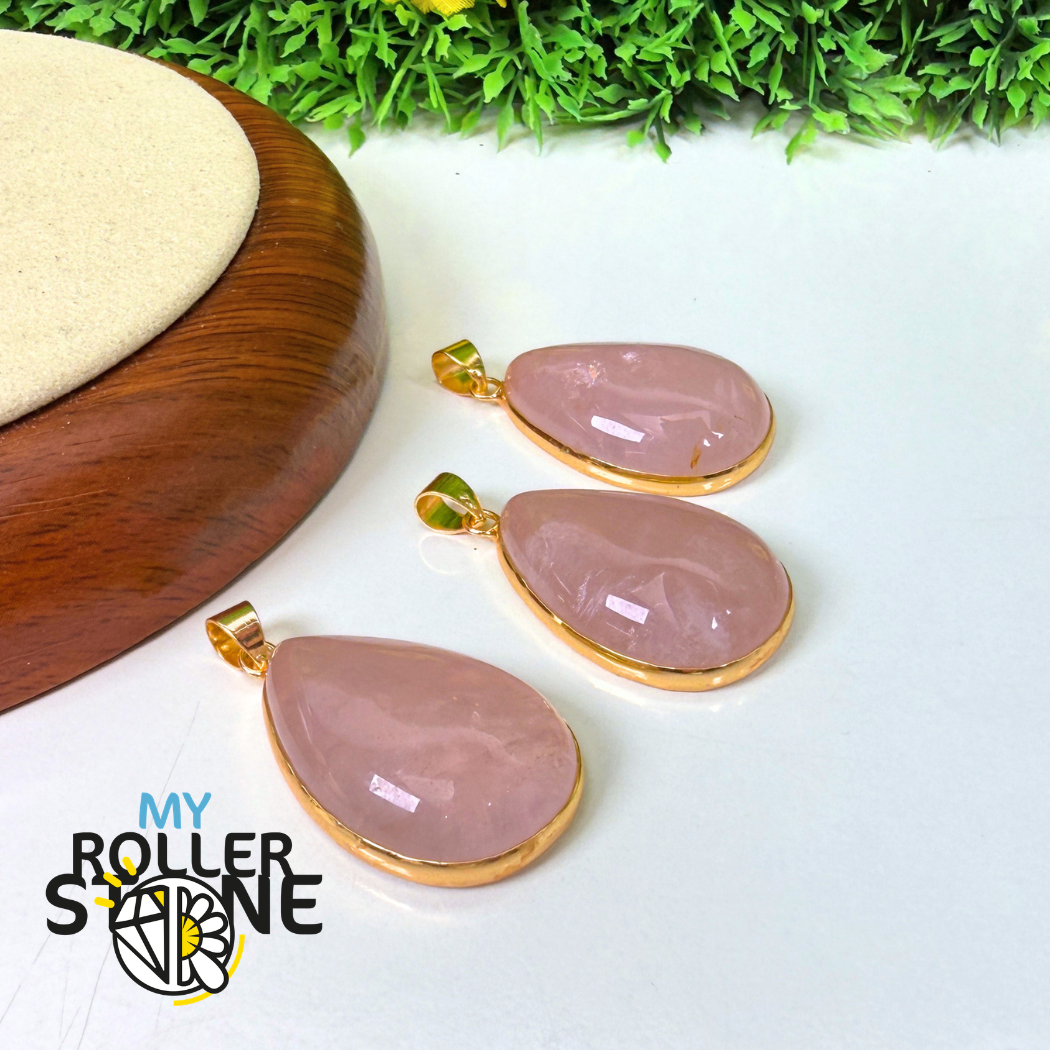 Pendentif Quartz rose goutte serti