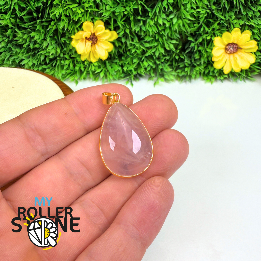 Pendentif Quartz rose serti or
