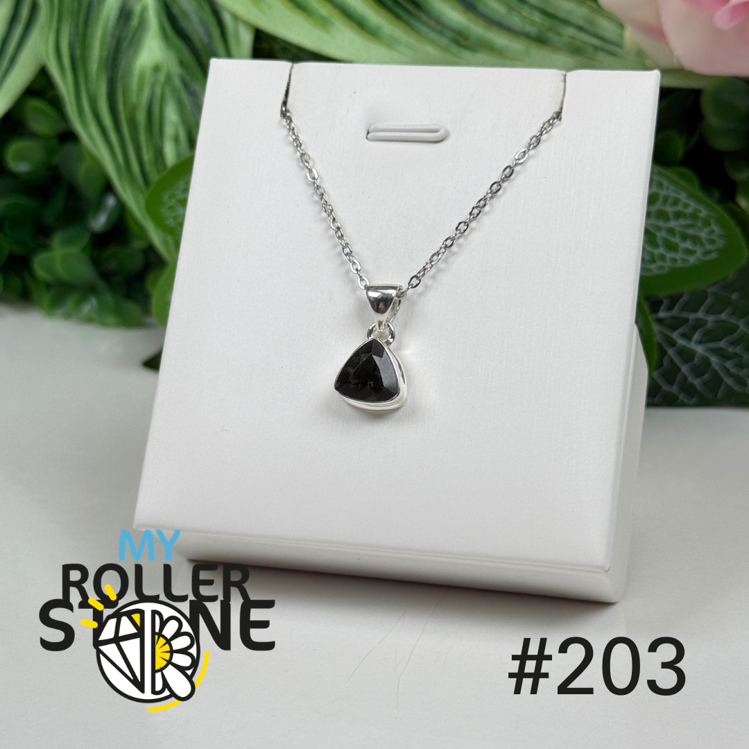 Pendentif argent moldavite facettée #P203