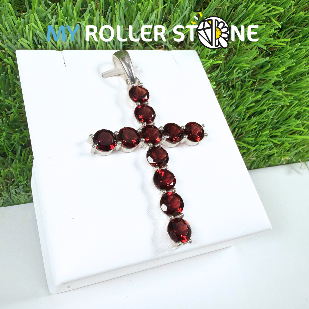 Pendentif Croix Cabochon Grenat