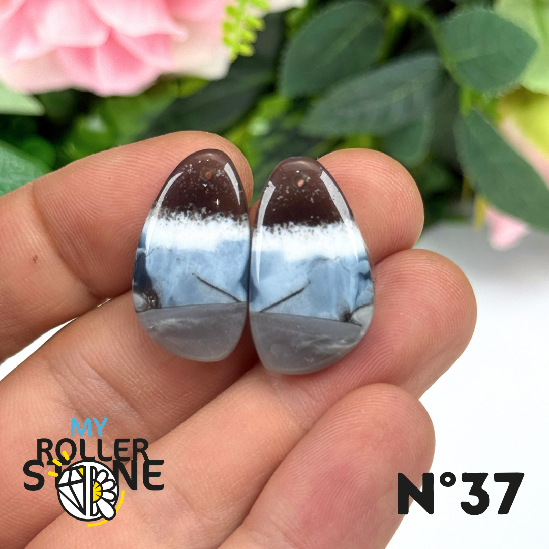 Paire de Cabochons percé en Opale bleue pour Boucles d'oreilles